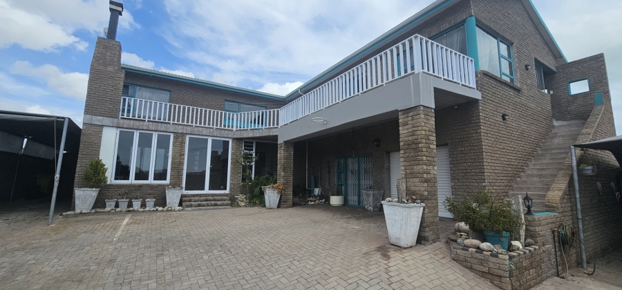 5 Bedroom Property for Sale in Myburgh Park Western Cape